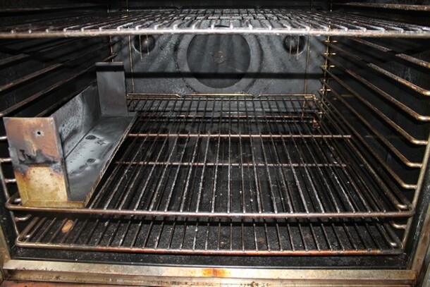 Blodgett Zephaire-GL-S Stainless Steel Commercial Natural Gas Powered Full Size Convection Oven w/ View Through Doors, Metal Oven Racks, Thermostatic Controls. Goes GREAT w/ Item 173!  - Image 2 of 5