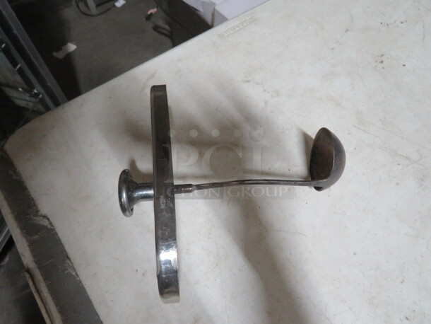 Stainless Steel Lid With Spoon. 5XBID - Image 1 of 1