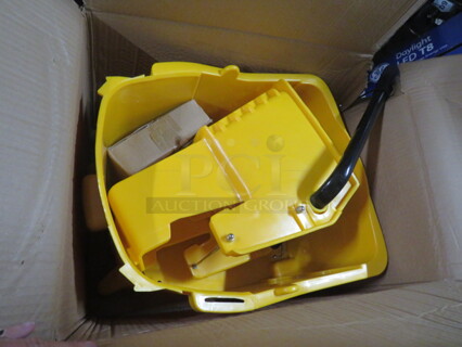 One NEW Winco 36 Quart Mop Bucket And Wringer. #MBP-36
