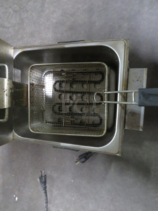 One Galaxy 10lb Tabletop Fryer With 1 Basket And Lid. Model#177EF10E. 110 Volt. - Image 2 of 2