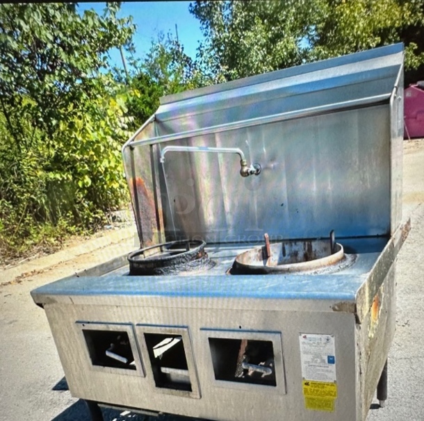One 2 Hole Natural Gas Wok Range With 2 Over Pot Hangers. Model# CPA-2.  47X43X62 - Image 1 of 2