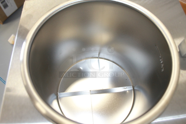 BRAND NEW IN BOX! Carnival King 382HSPW35 Stainless Steel Commercial Countertop 3.5 Quart Food Warmer w/ Pump. 120 Volts, 1 Phase. Tested and Working! - Image 5 of 7