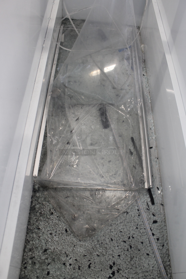 BRAND NEW SCRATCH AND DENT! Master-Bilt DD-88 Metal Commercial Floor Style Ice Cream Dipping Cabinet. 115 Volts, 1 Phase. See Pictures For Broken Front Glass Pane. Tested and Working! - Image 6 of 7