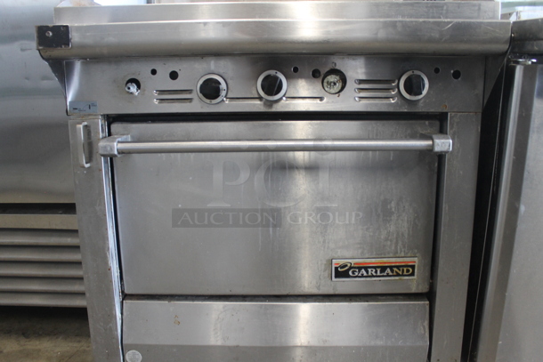 Garland M47R Stainless Steel Commercial Natural Gas Powered Flat Top Griddle w/ Oven, Over Shelf and Back Splash. - Image 6 of 9