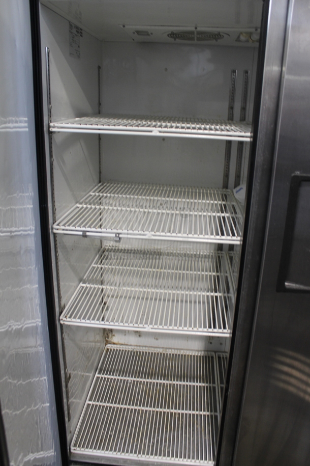 2015 True TG2R-2S Stainless Steel Commercial 2 Door Reach In Cooler w/ Poly Coated Racks on Commercial Casters. Tested and Powers On But Does Not Get Cold - Image 4 of 6