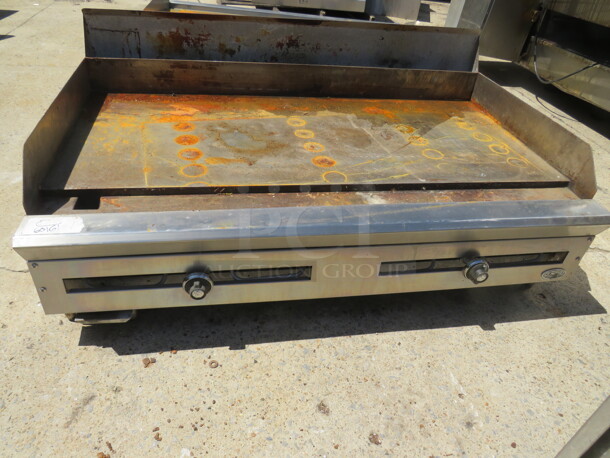 One DCS Natural Gas Griddle. 48X30X20 - Image 1 of 1
