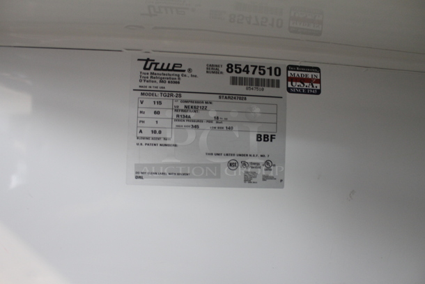 2015 True TG2R-2S Stainless Steel Commercial 2 Door Reach In Cooler w/ Poly Coated Racks on Commercial Casters. 115 Volts, 1 Phase. Tested and Working! - Image 4 of 4