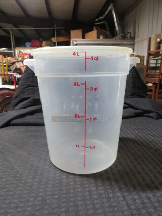 One 4 Quart Food Storage Container With Lid. 