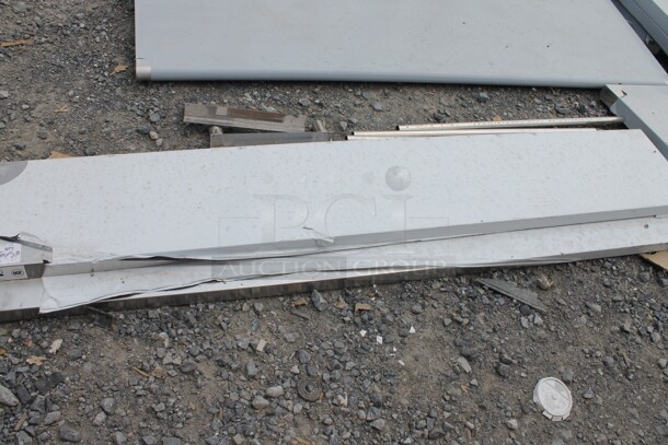 BRAND NEW SCRATCH AND DENT! Avantco 178SSDOS7112 Commercial Stainless Steel Disassembled Double Deck Overshelf  - Image 3 of 6