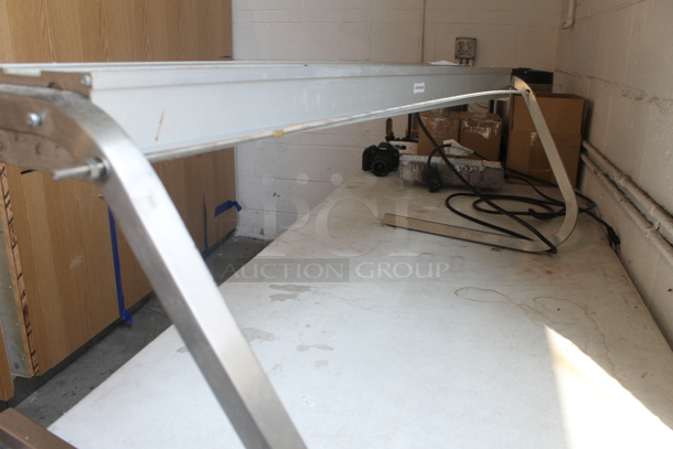 Vollrath Cayenne Commercial Stainless Steel Electric Radiant Strip Heater On Stand. 120V. Tested and Working! - Image 3 of 6