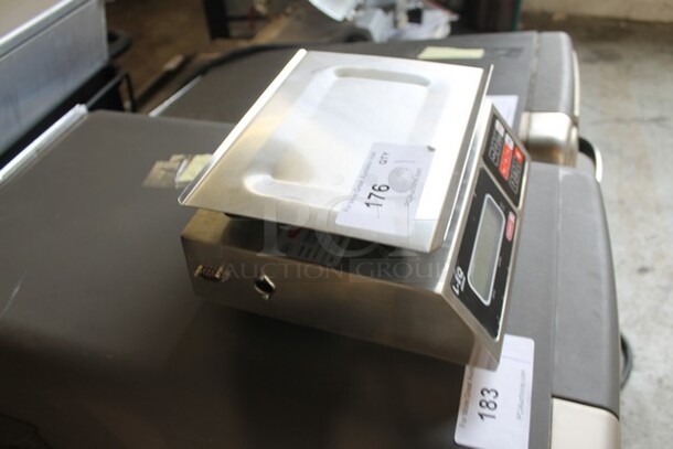 BRAND NEW SCRATCH AND DENT! Torrey L-EQ 10/20 Stainless Steel Commercial Countertop Food Portioning Scale. Tested and Working! - Image 2 of 10