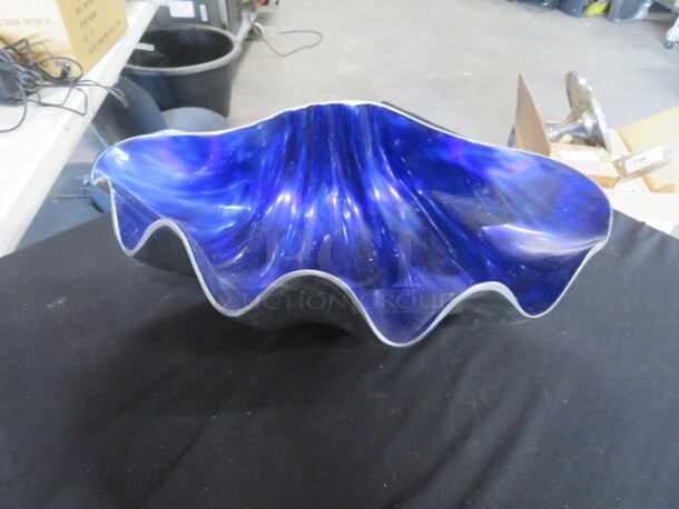 18X10 Clam Shell Serving Dish. 2XBID - Image 1 of 2