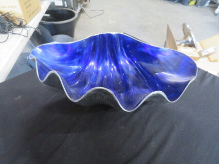 18X10 Clam Shell Serving Dish. 2XBID