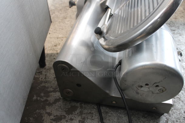 Globe 500 Stainless Steel Commercial Countertop Meat Slicer. 115 Volts, 1 Phase. Tested and Powers On But Parts Do Not Move - Image 7 of 8