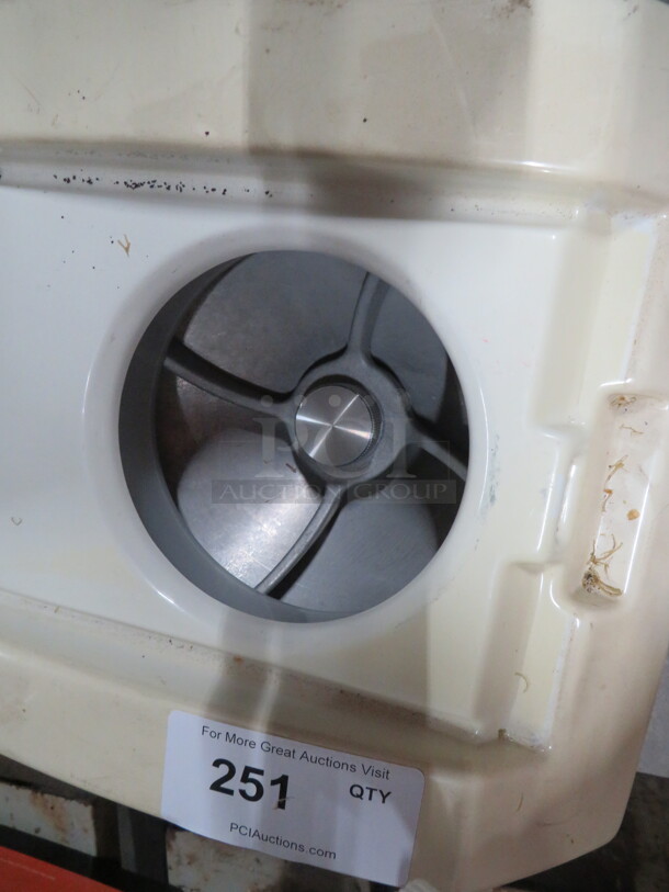 One Hatsuyuki  Ice Shaver. Model# HC-8E. 13Z14X17. $1795.00 - Image 2 of 2