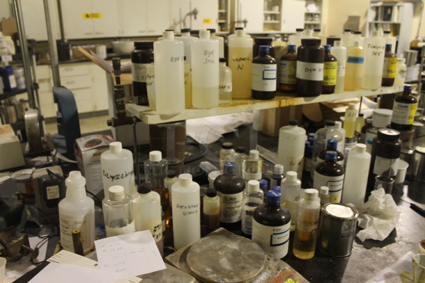 White Counter w/ Black Countertop, Doors, Drawers and Contents. BUYER MUST REMOVE. - Image 6 of 8