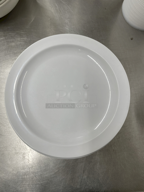 8" Round Plates, Melamine. 21x Your Bid - Image 1 of 2