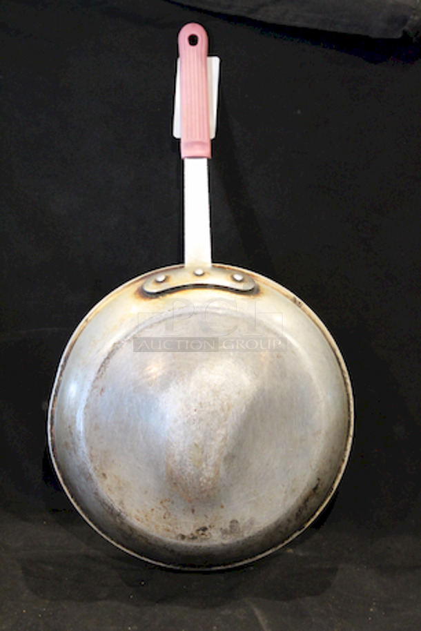 Nice Try-Mark 10" Pan With Rubber Coated Handle.  - Image 4 of 4