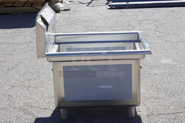 BRAND NEW SCRATCH & DENT! Regency 21" 16 Gauge Stainless Steel One Compartment Commercial Sink - 16" x 20" x 12" Bowl - Image 6 of 8