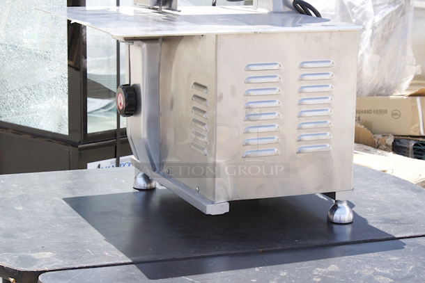 BRAND NEW SCRATCH & DENT! Backyard Pro BSSW65AL Butcher Series 65" Blade Countertop Vertical Band Meat Saw - 120V, 1 hp. Back Leg Is Missing.  - Image 5 of 7
