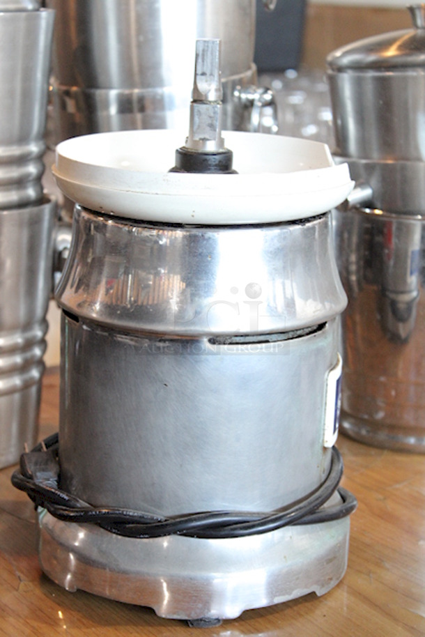 CLASSIC MODEL! Sunkist Model 8-R Commercial Juice Extractor. 115V, 4.3amp. SN: 885563D17 - Image 4 of 7
