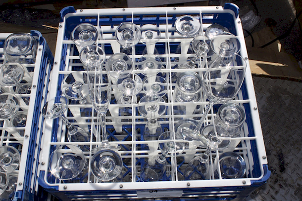 4 Glass Racks Full Of Glasses. 4x Your Bid - Image 4 of 5