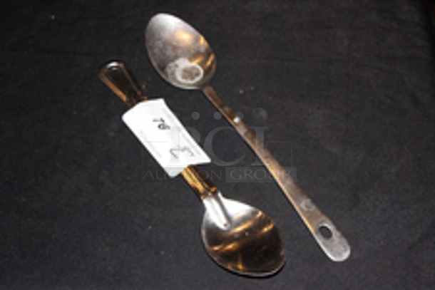 Alegacy Foodservice Products 3760 Conventional Serving Spoon, 13"L, Solid, Grooved Handle, Full Length Reinforcement Rib, Medium Gauge Stainless Steel, Polished Finish.
2x Your Bid
 - Image 1 of 5