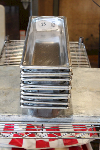 SWEET! Vollrath 30522 Super Pan V® 1/2 Size Long 2 1/2" Deep Anti-Jam Stainless Steel Steam Table / Hotel Pan - 22 Gauge.
21x6-1/2x2-1/2
10x Your Bid

