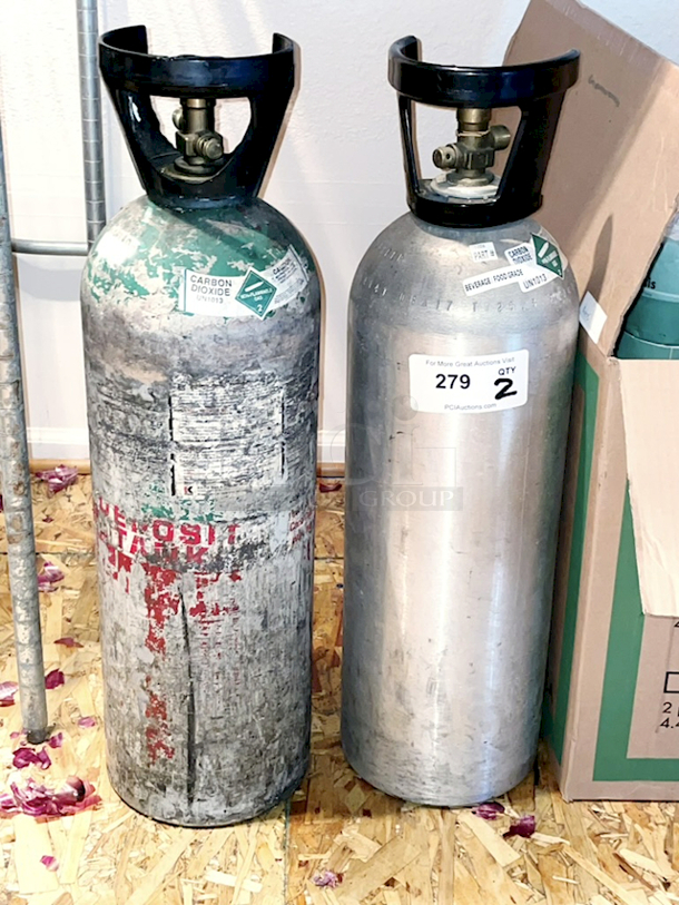 NICE! 2 Carbon Dioxide Tanks, Beverage Food/Grade. 2x Your Bid - Image 1 of 1
