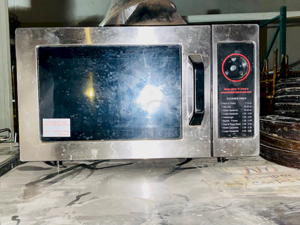 VARIETY LOT! Steel Service Station With Storage, Microwave and Pizza Pans.  - Image 6 of 7