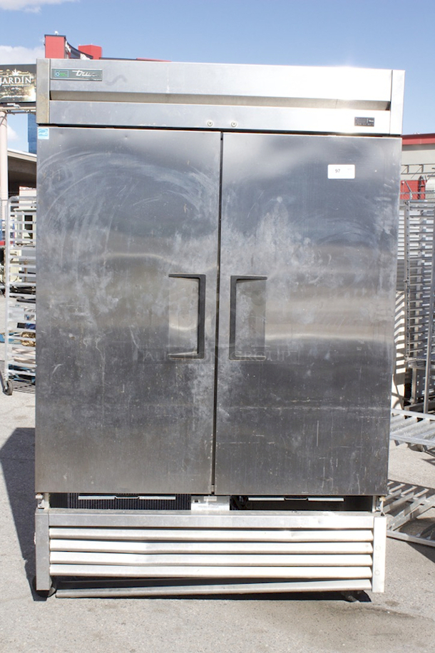 True T-49F-HC 54" Two Section Reach In Freezer, (2) Solid Right Hinged Doors, 115 V/60 Hz/1 ph, with 9-ft. NEMA 5-15P plug Tested. In working Order.
 - Image 7 of 7