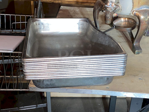 VERY NICE!! Table of Full of Buffet/Catering Polished Stainless Steel Drink Dispensers, Coffee Urns, 1/3 Pans. 

15x Your Bid

 - Image 5 of 5