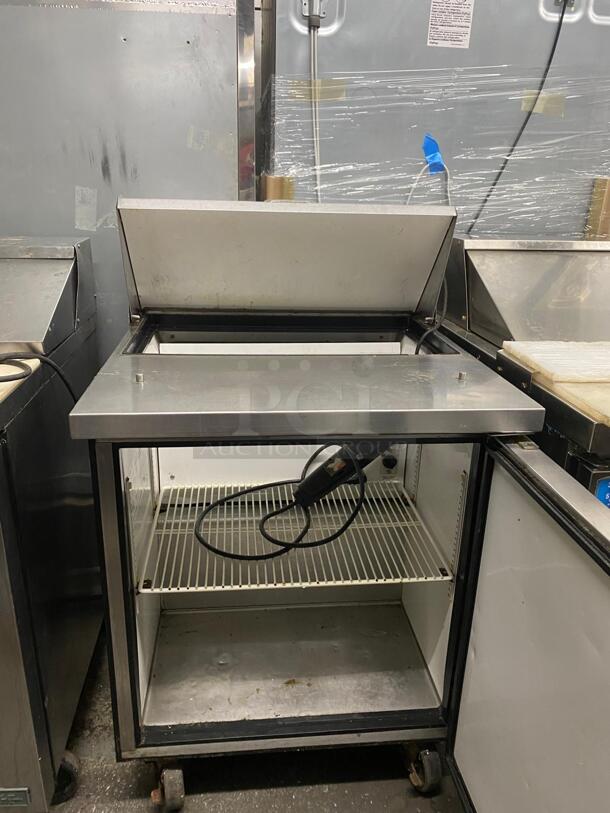 True TSSU-27-08-HC 27" TSSU Series Sandwich/Salad Prep Table w/ Refrigerated Base, 115v
 - Image 4 of 7