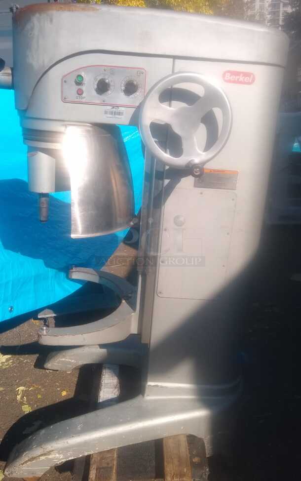Awesome BERKEL FMS60 Planetary Mixer 60 Qt. Floor Type Mixer with Hub
 - Image 6 of 6