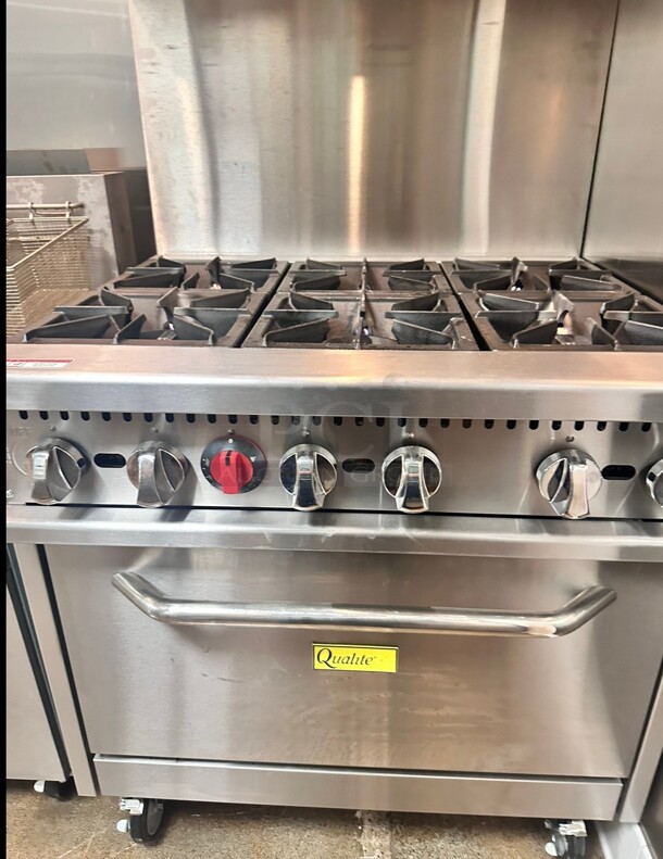 Quality MR6-C-S-3 36 inch 6 Burner Gas Range w/ Standard Oven - Image 3 of 10