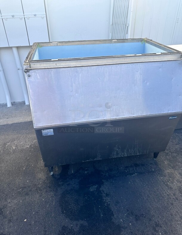 Clean! Follett 650-44 44Inch Ice Bin - 660 lb Capacity NSF Great for Any Ice machine Head - Image 4 of 6