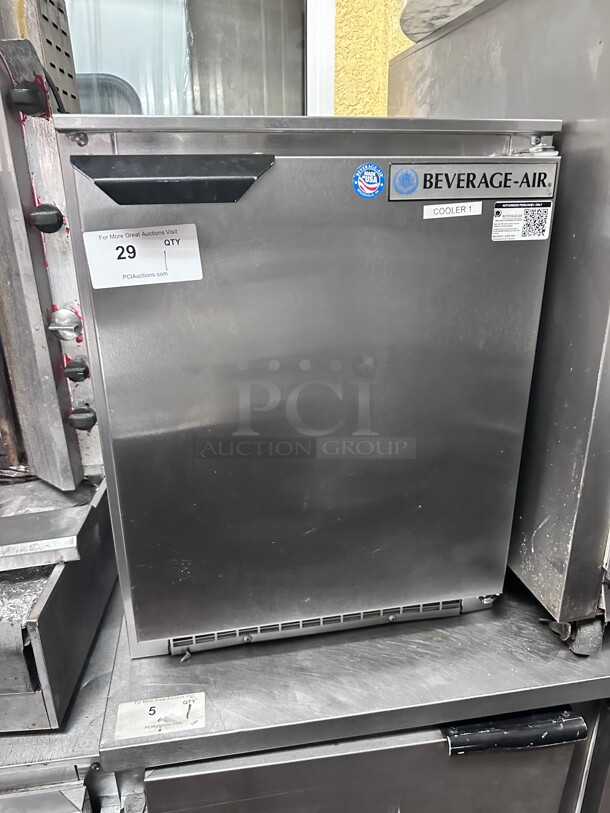 Late Model! Beverage Air UCR20Y 20 inch W Undercounter Refrigerator w/ (1) Sections & (1) Door, 115v NSF Tested and Working! - Image 4 of 5