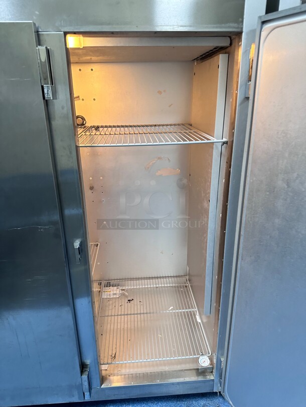 Late Model! Traulsen G31010 77 inch G Series Solid Door Reach-In Freezer with Left / Right / Right Hinged Doors 115 Volt Tested and Working! - Image 6 of 6