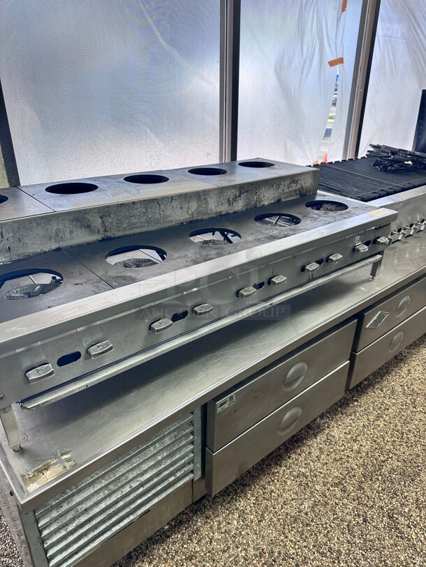 Working Jade Range  56inch Step Up Gas Hotplate w/ (10) Burners & Manual Controls, Natural Gas NSF - Image 1 of 6