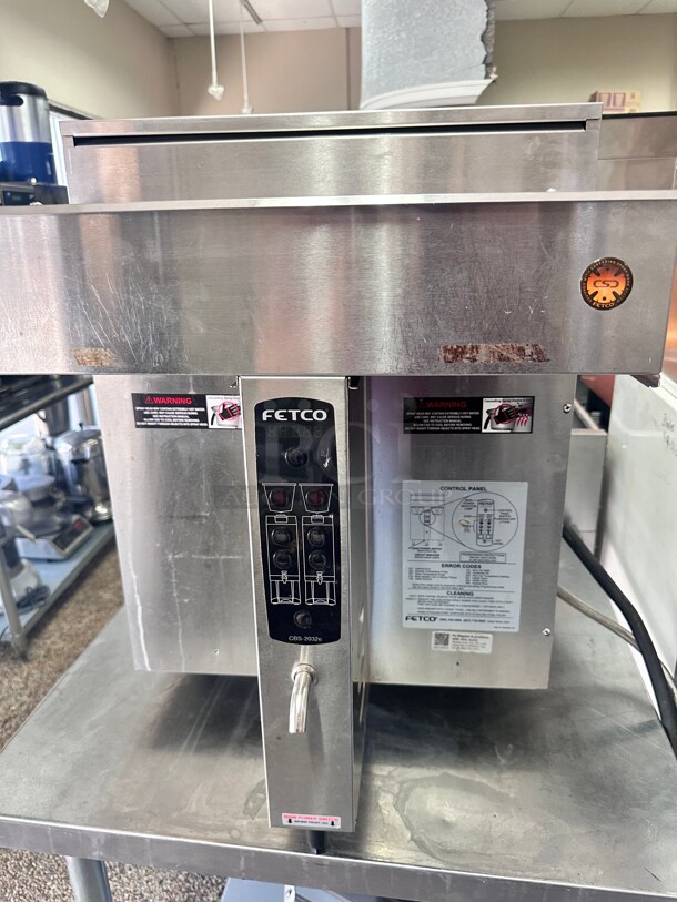 Excellent Condition Fetco CBS-2232  Twin Coffee Brewer  120/240V, 3500-4600W Tested and Working - Image 5 of 6