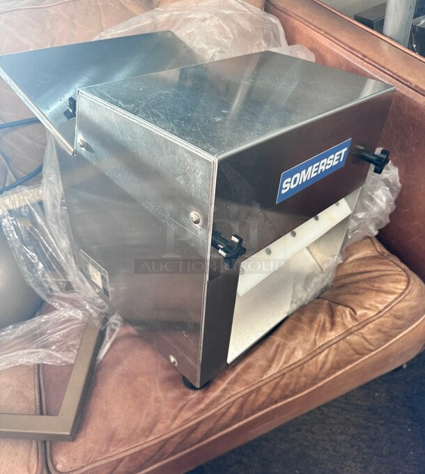 Late Model Somerset CDR-100 10 inch Countertop One Stage Dough Sheeter - 120V, 1/4 hp Tested and Working - Image 8 of 9