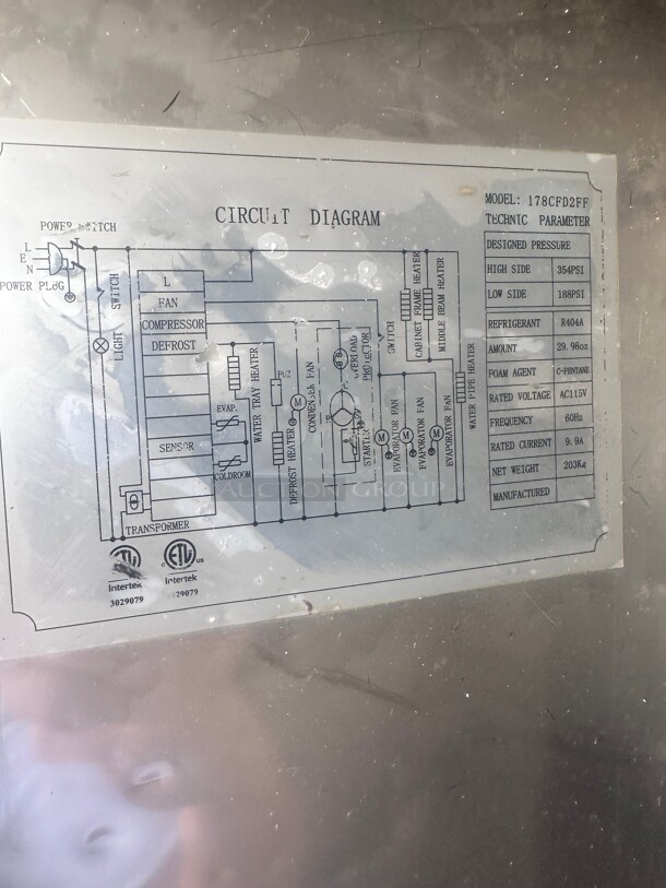 Avantco CFD2FF 54" Stainless Steel Two Section Solid Door Reach-In Freezer - Image 3 of 10