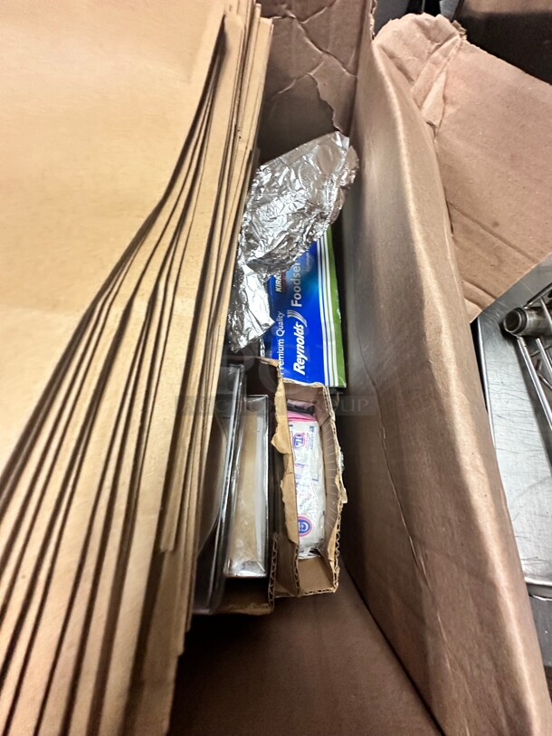 One Lot of Kitchen Items Bags Aluminum Foil Wooden Containers - Image 5 of 6