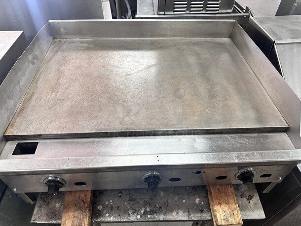 Fully Refurbished Jade Range JGT-2436 36" Gas Griddle w/ Thermostatic Controls - 1" Steel Plate, Natural Gas Tested and Working - Image 7 of 8