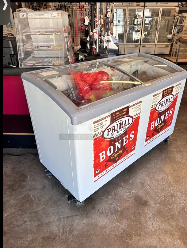 Late Model Levella 10.9 ft³ Curved Glass Door Freezer/refrigerator Display 115 Volt Working - Image 5 of 7