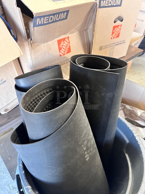 One Lot Gray Trash Container has Three Kitchen Floormat - Image 2 of 4