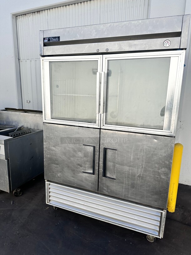 True T-49-2-G-21 54 1/8" Bottom Mounted Glass and Solid Half Door Reach-In Refrigerator 115 Volt Tested and Working! - Image 2 of 7