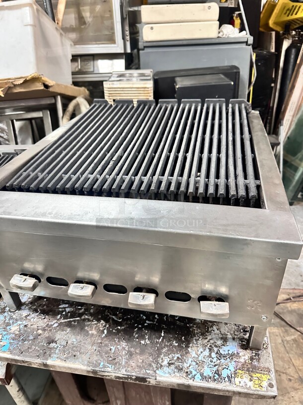 Fully Refurbished Jade 24" Char Broiler Gas Grill  Tested and Working - Image 4 of 4