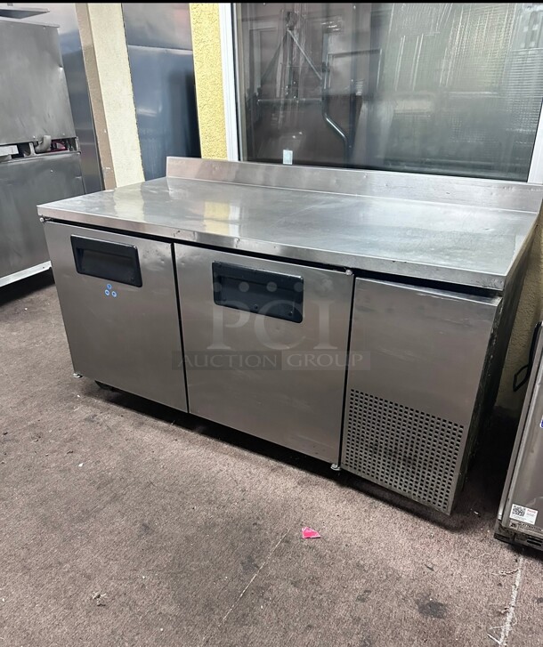Working True TWT-67F-HC 67 inch W Worktop Freezer w/ (2) Sections & (2) Doors, 115v - Image 6 of 6
