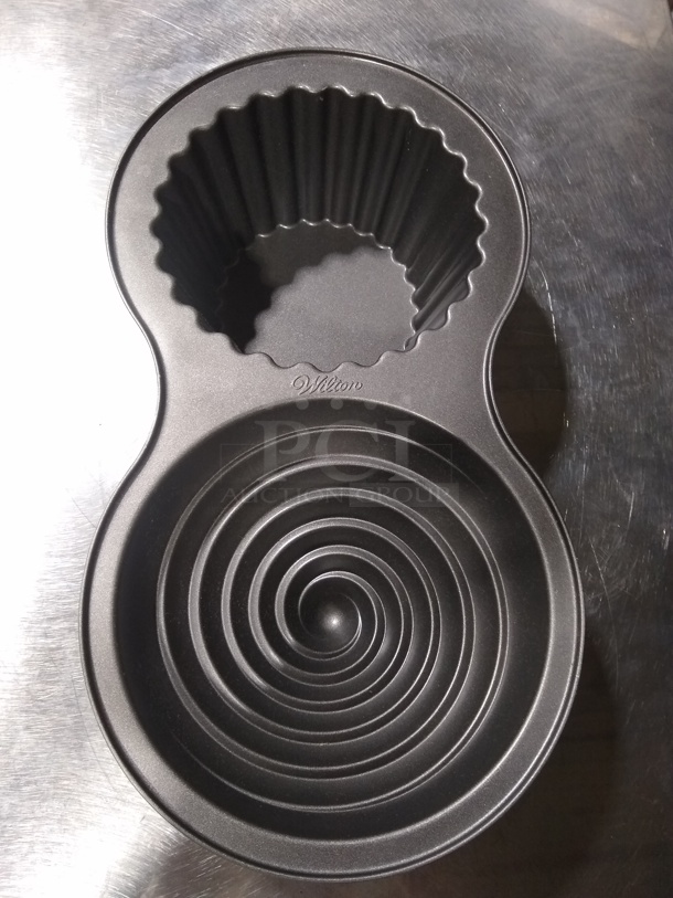 Wilton Baking Pan - Image 1 of 3